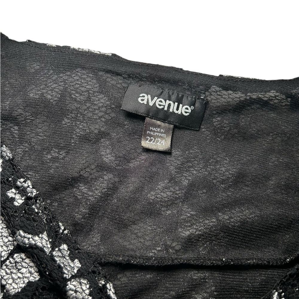 Avenue Black and White Floral Lace Blouse Size 22/24 - Picture 5 of 5